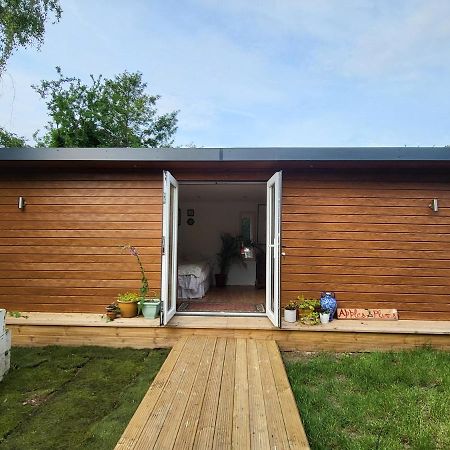 רדינג The Apple And Plum Cottage Studio Apartment New מראה חיצוני תמונה